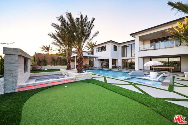 Backyard, Exterior, Pool