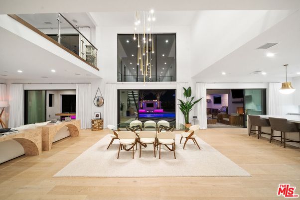 Dining room, Interior, Living room, Pendant Lights, Recessed Lighting, Wood Texture Flooring