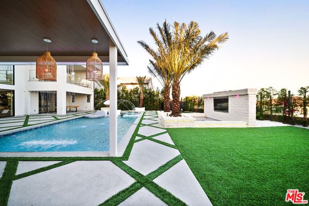 Backyard, Exterior, Pool