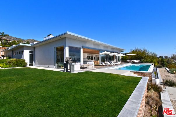 Backyard, Exterior, Pool