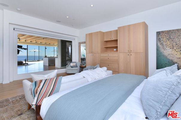 Bedroom, Interior, Recessed Lighting, Water, Wood Texture Flooring
