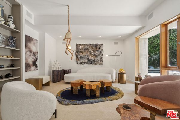 Interior, Living room, Pendant Lights, Recessed Lighting