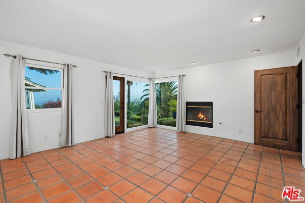 Empty room, Fireplace, Interior, Recessed Lighting