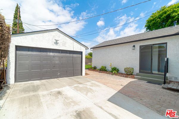 Detached Garage, Exterior