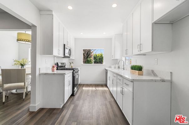 Interior, Kitchen, Recessed Lighting, Wood Texture Flooring