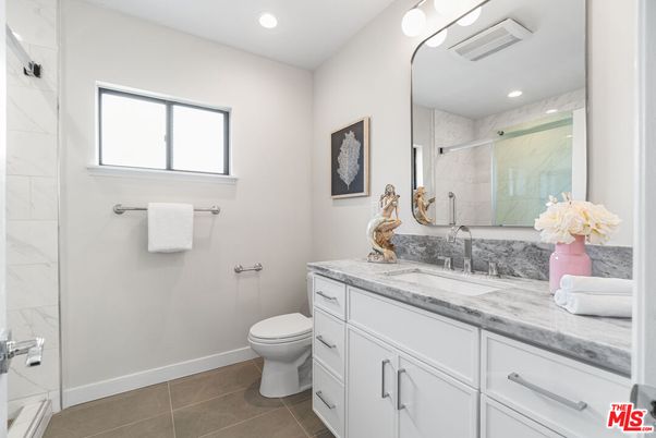 Bathroom, Interior, Marble Walls, Recessed Lighting