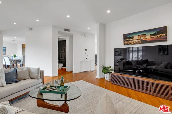 Dining room, Interior, Living room, Recessed Lighting, Wood Texture Flooring
