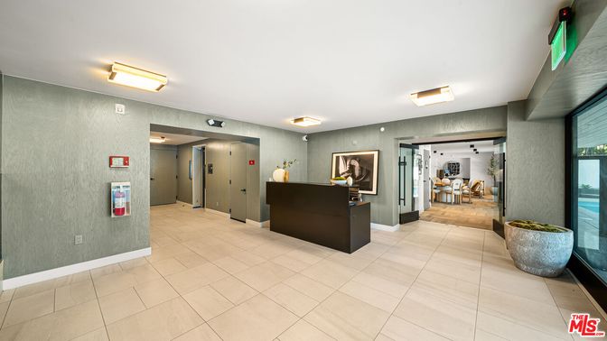 Elevator, Interior