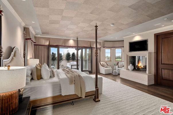 Bedroom, Fireplace, Interior, Recessed Lighting, Wood Texture Flooring