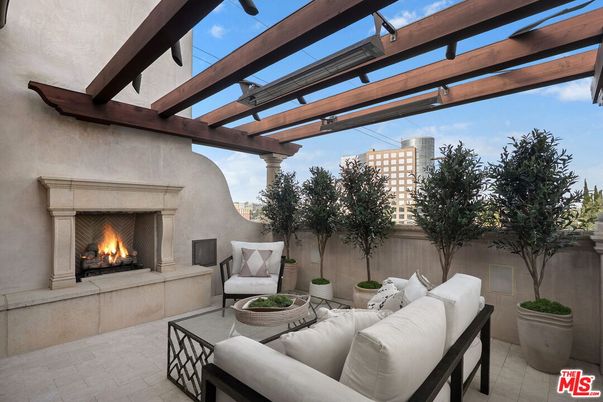 Exterior, Fireplace