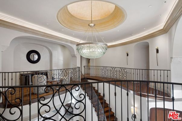 Chandelier, Interior, Recessed Lighting