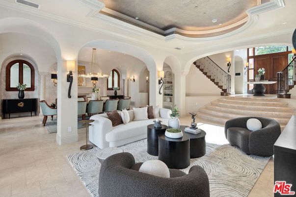 Chandelier, Dining room, Interior, Living room, Pendant Lights, Recessed Lighting