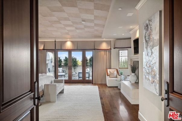 Bedroom, Fireplace, Interior, Recessed Lighting, Wood Texture Flooring