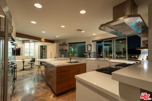 Dining room, Interior, Kitchen, Recessed Lighting, Stainless Steel Appliances