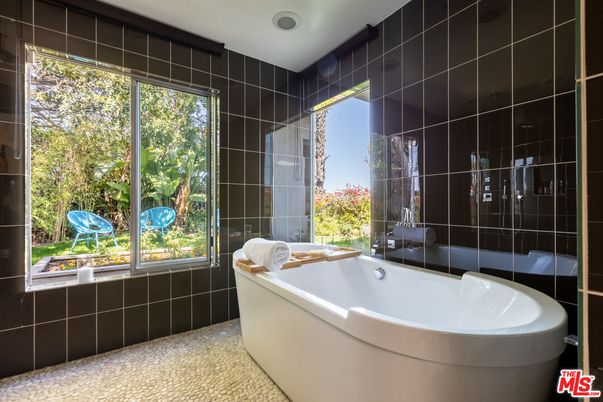 Bathroom, Free Standing Baths, Interior