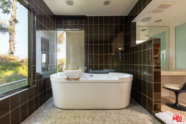 Bathroom, Free Standing Baths, Interior, Recessed Lighting