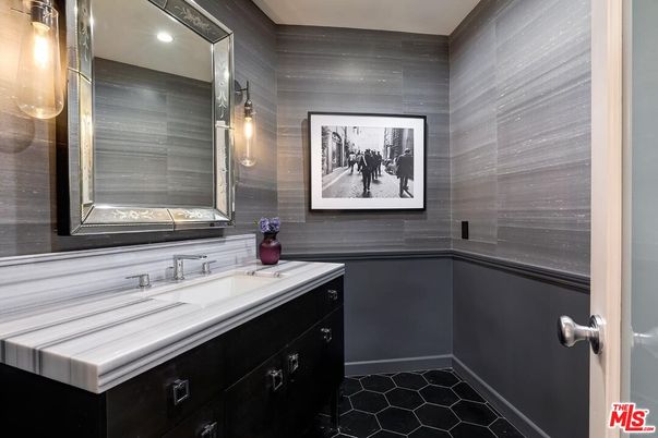 Bathroom, Interior, Recessed Lighting