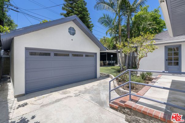 Detached Garage, Exterior