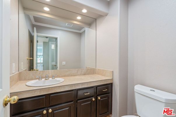Bathroom, Interior, Recessed Lighting