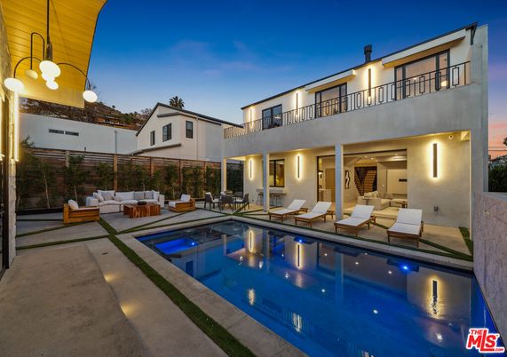 Exterior, Pool