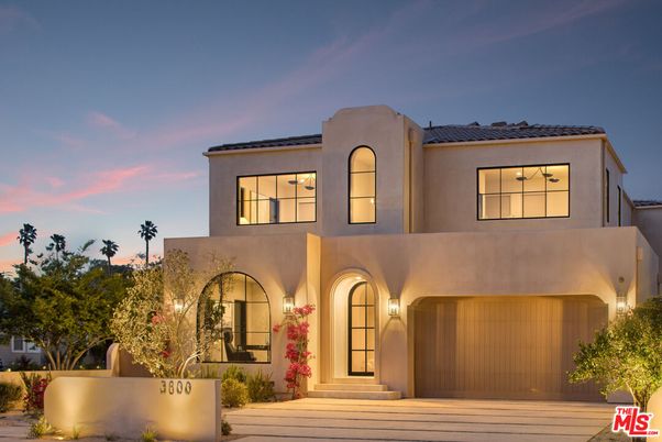 Attached, Exterior, Facade, Modern
