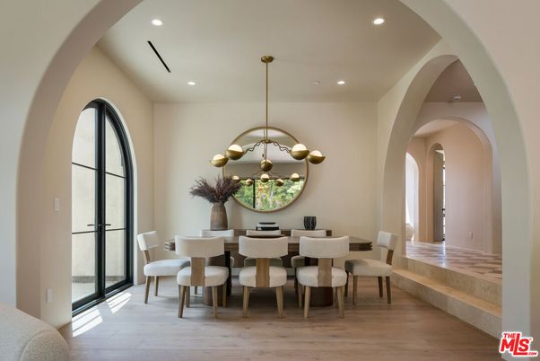 Chandelier, Dining room, Interior, Pendant Lights, Recessed Lighting, Wood Texture Flooring