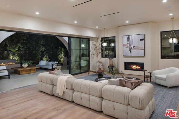 Fireplace, Interior, Living room, Pendant Lights, Recessed Lighting, Wood Texture Flooring