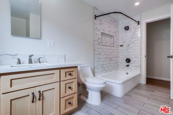 Bathroom, Interior, Recessed Lighting, Wood Texture Flooring