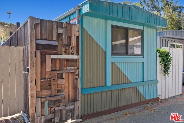 Exterior, Facade, None