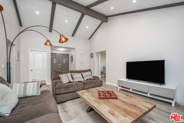 Interior, Living room, Recessed Lighting, Wooden Beams, Wood Texture Flooring