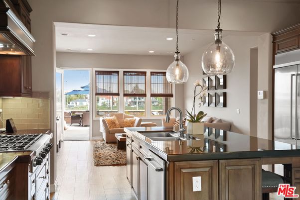 Interior, Kitchen, Living room, Pendant Lights, Recessed Lighting, Stainless Steel Appliances