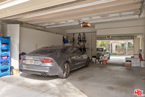 Garage, Interior