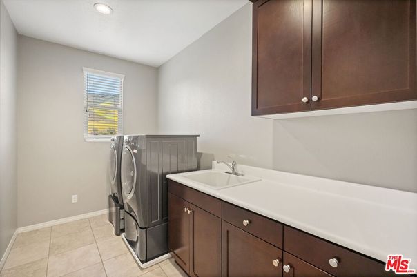 Interior, Recessed Lighting, Washer