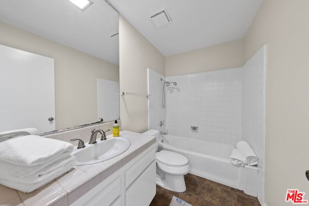 Bathroom, Interior, Tile Countertops