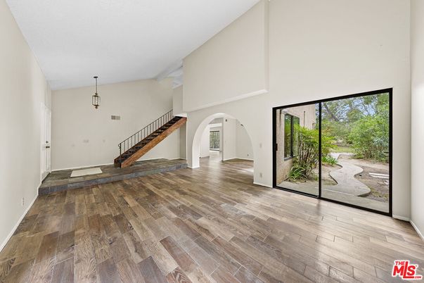 Empty room, Interior, Pendant Lights, Wood Texture Flooring