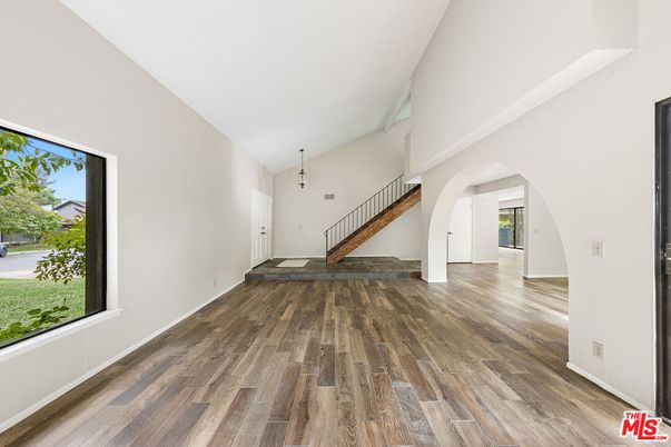 Empty room, Interior, Pendant Lights, Wood Texture Flooring