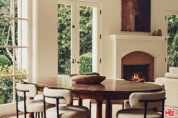 Dining room, Fireplace, Interior