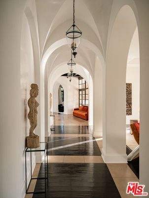 Interior, Pendant Lights, Wood Texture Flooring