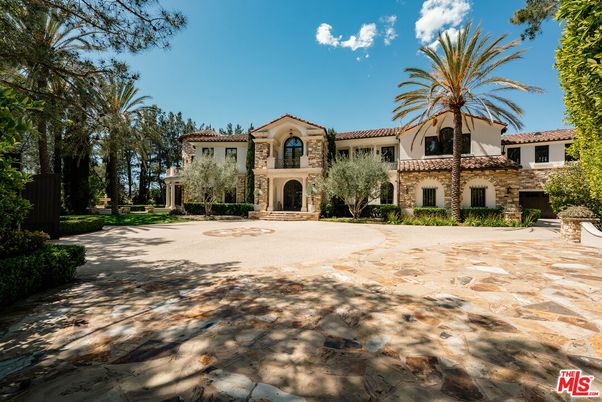 Backyard, Exterior, Facade, Mediterranean