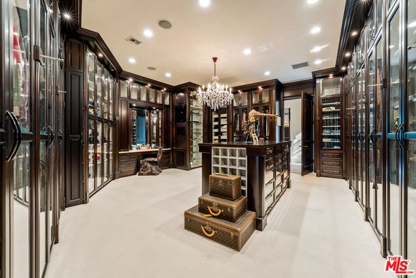 Chandelier, Interior, Recessed Lighting, Wine Storage