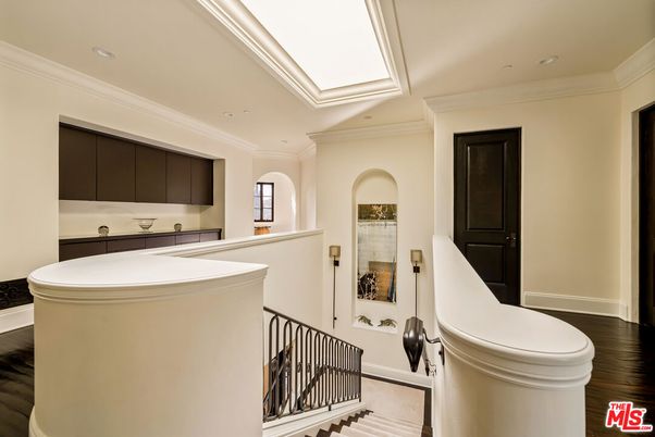 Bathroom, Interior, Recessed Lighting, Wood Texture Flooring