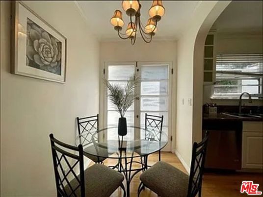 Chandelier, Dining room, Interior, Wood Texture Flooring
