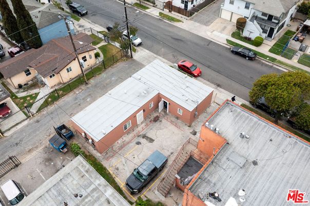 Exterior, Drone