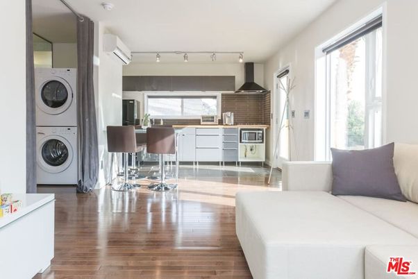 Dining room, Interior, Kitchen, Washer, Wood Texture Flooring
