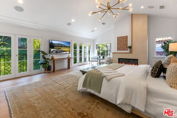 Bedroom, Fireplace, Interior, Pendant Lights, Recessed Lighting, Wood Texture Flooring
