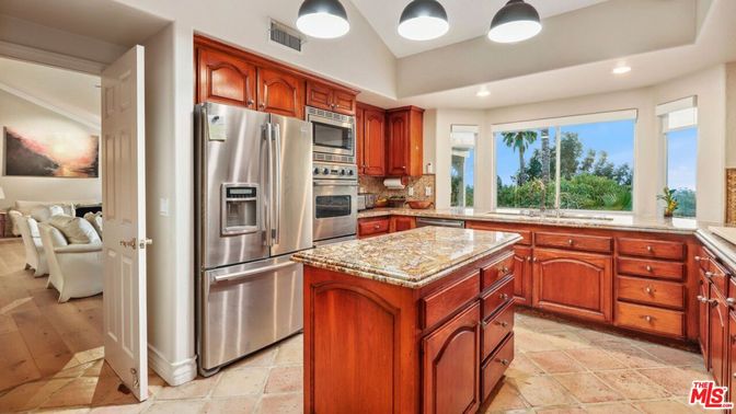 Interior, Kitchen, Living room, Recessed Lighting, Stainless Steel Appliances