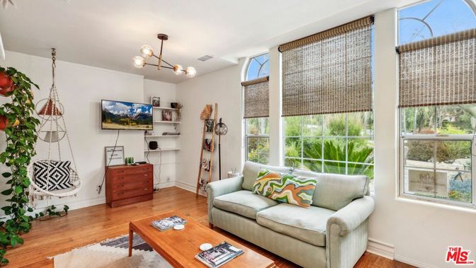 Interior, Living room, Pendant Lights, Wood Texture Flooring