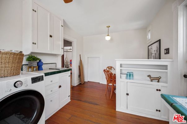 Dining room, Interior, Pendant Lights, Washer, Wood Texture Flooring