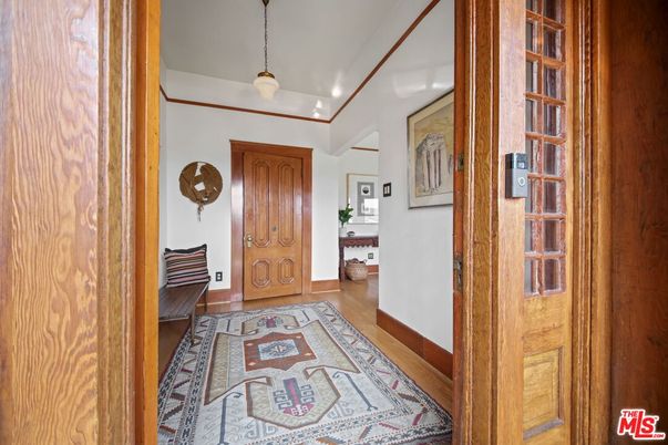 Interior, Pendant Lights, Wood Texture Flooring