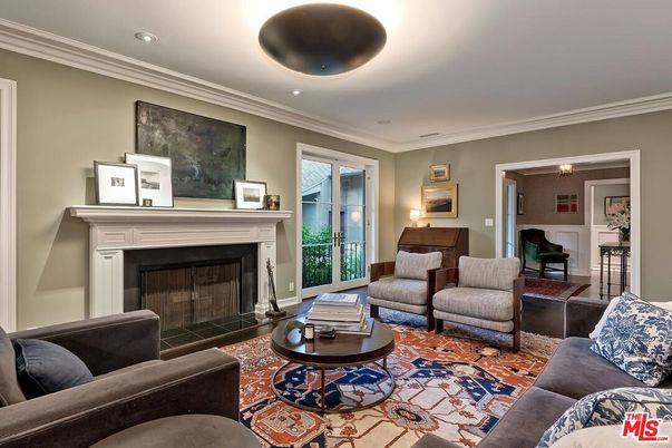 Fireplace, Interior, Living room, Piano, Recessed Lighting
